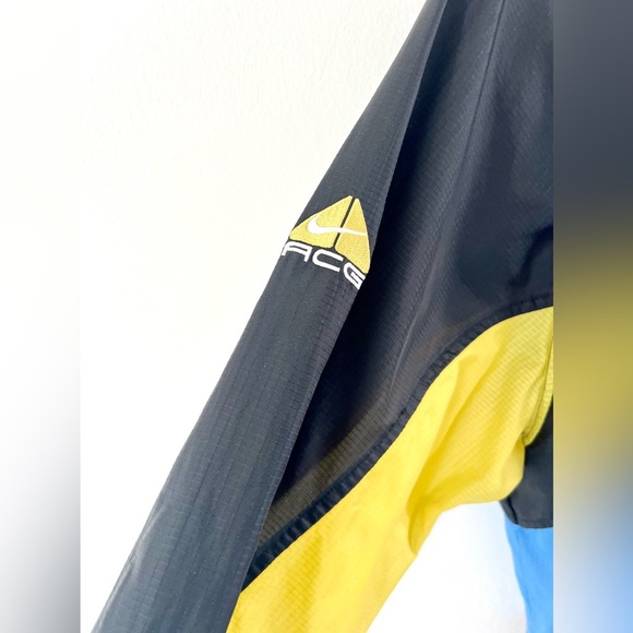 Nike ACG Vintage 90s Hooded Packable Nylon Windbreaker Jacket Size Medium - Picture 4 of 16